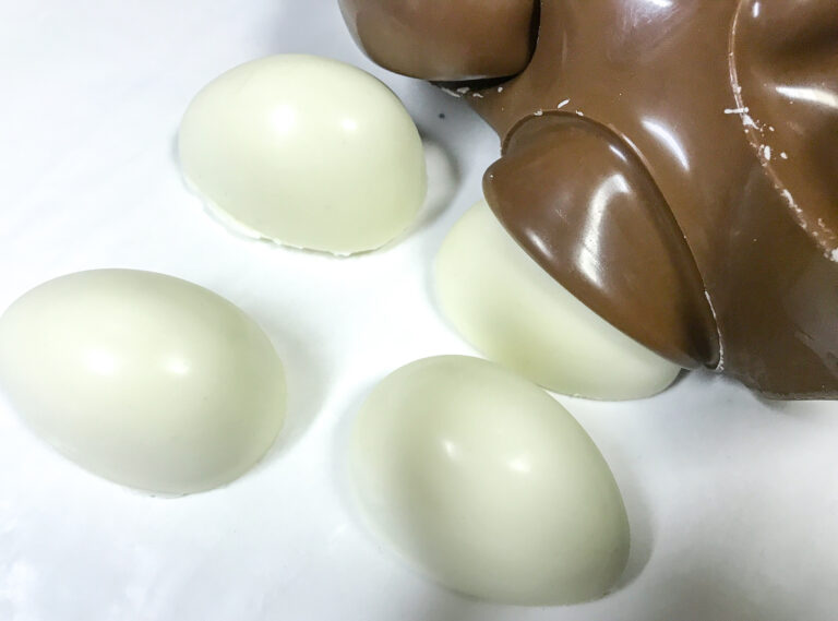Removing eggs from mold