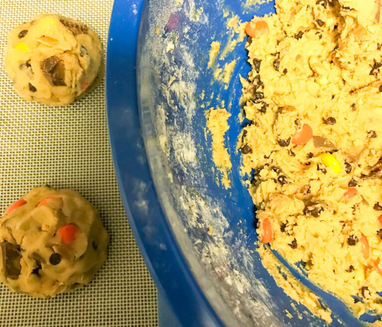 Rolling cookie dough balls