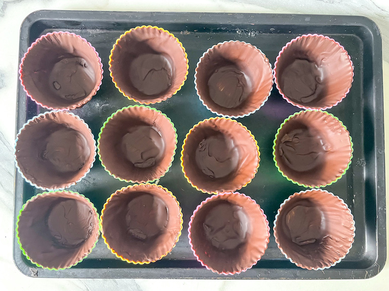 Chocolate cupcake cups