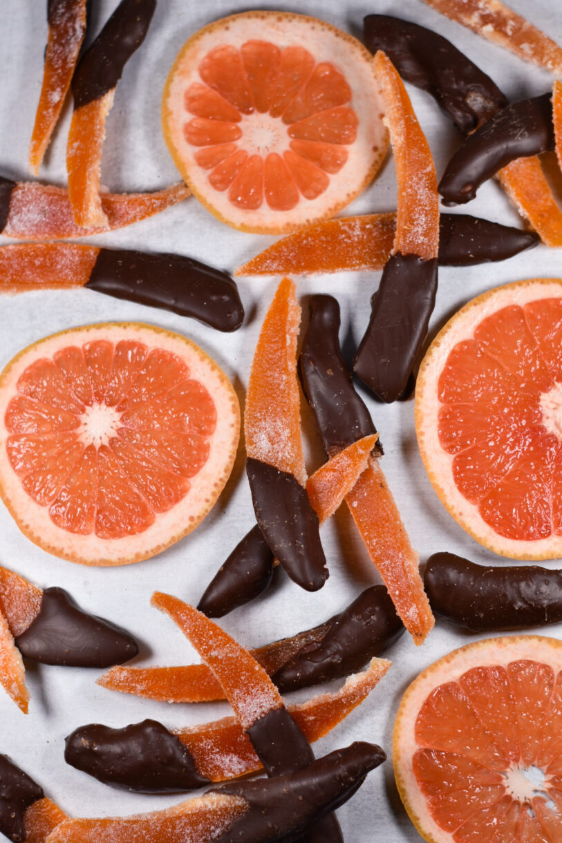 Candied grapefruit with dark chocolate, and slices of grapefruit