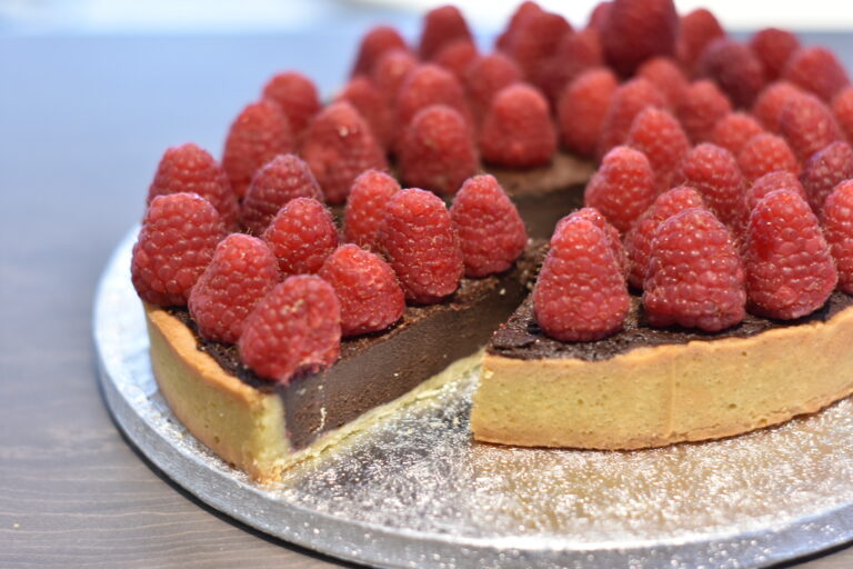 Tarte aux chocolat with raspberries