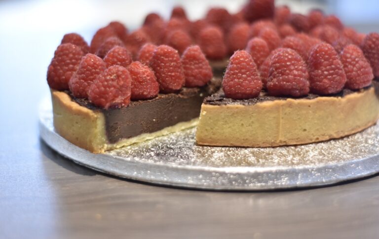 Tarte aux chocolat with raspberries