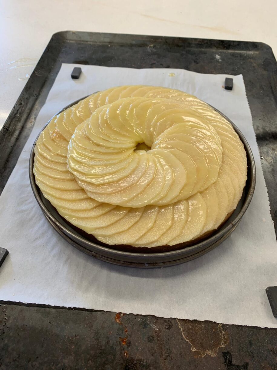 Tarte aux pommes before baking