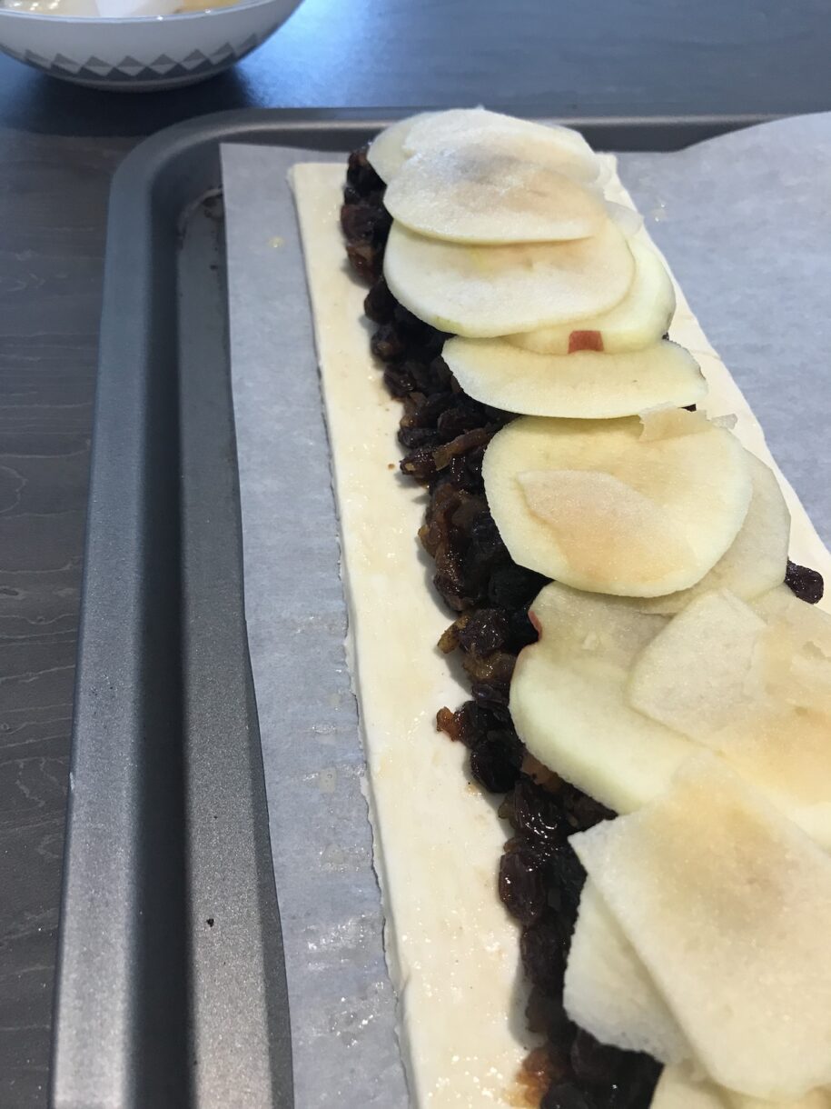 Jalousie with mincemeat and apples, before baking
