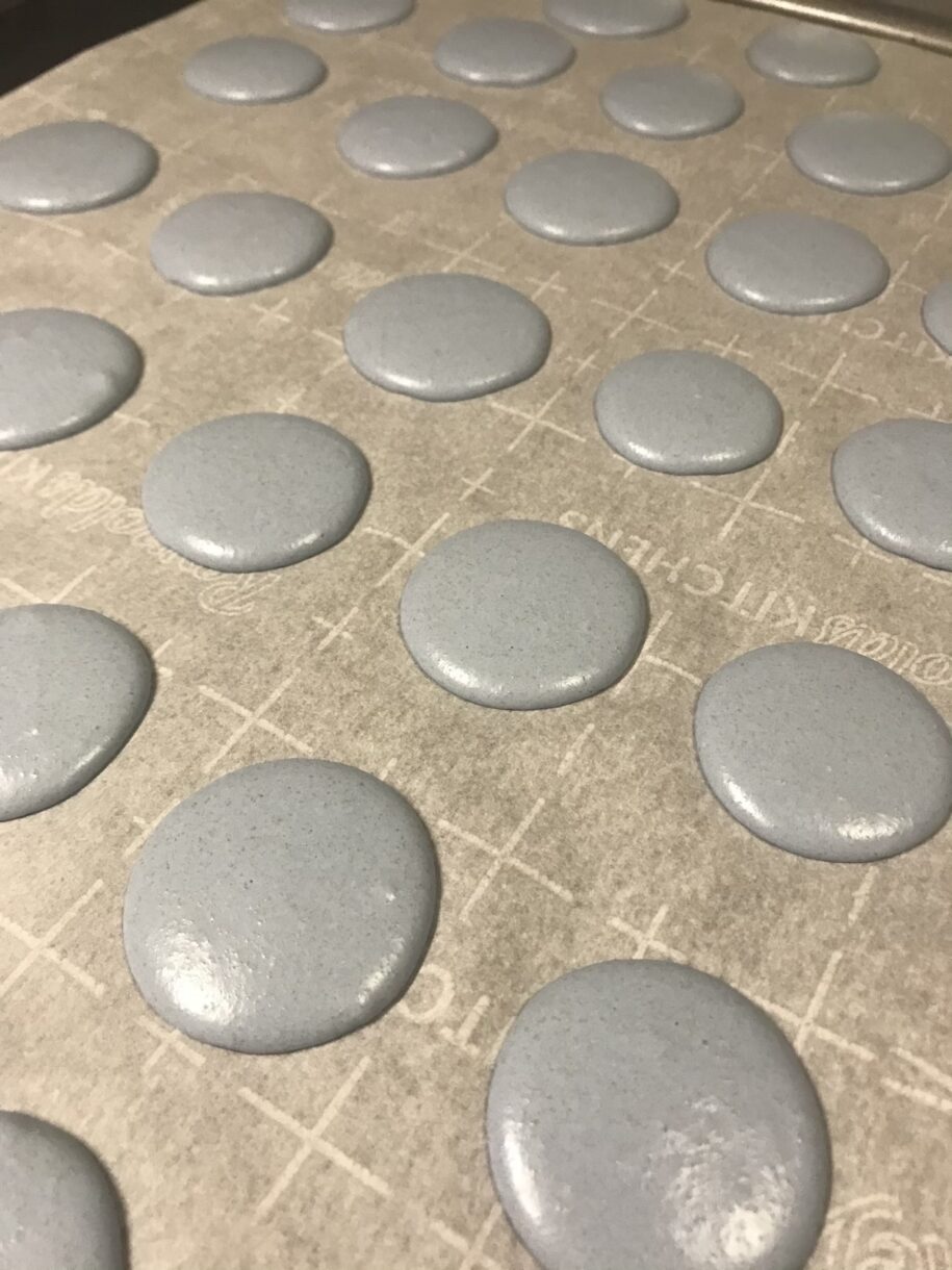 Piped macaron batter