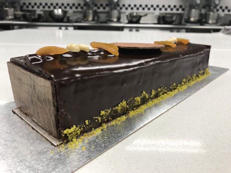 Choco vanilla cake | Belgian chocolate cake | Chocolate birthday cake –  Liliyum Patisserie & Cafe
