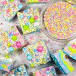 Pastel fudge and a bowl of sprinkles