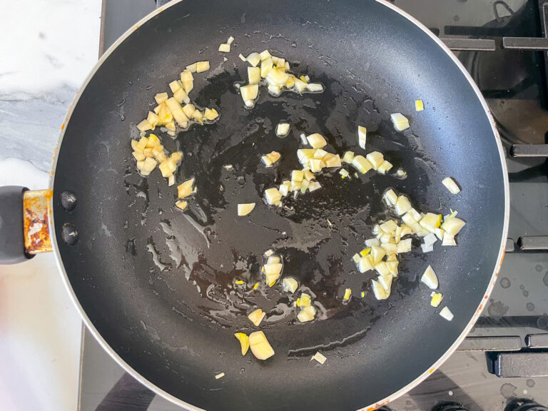 Garlic in a frying pan