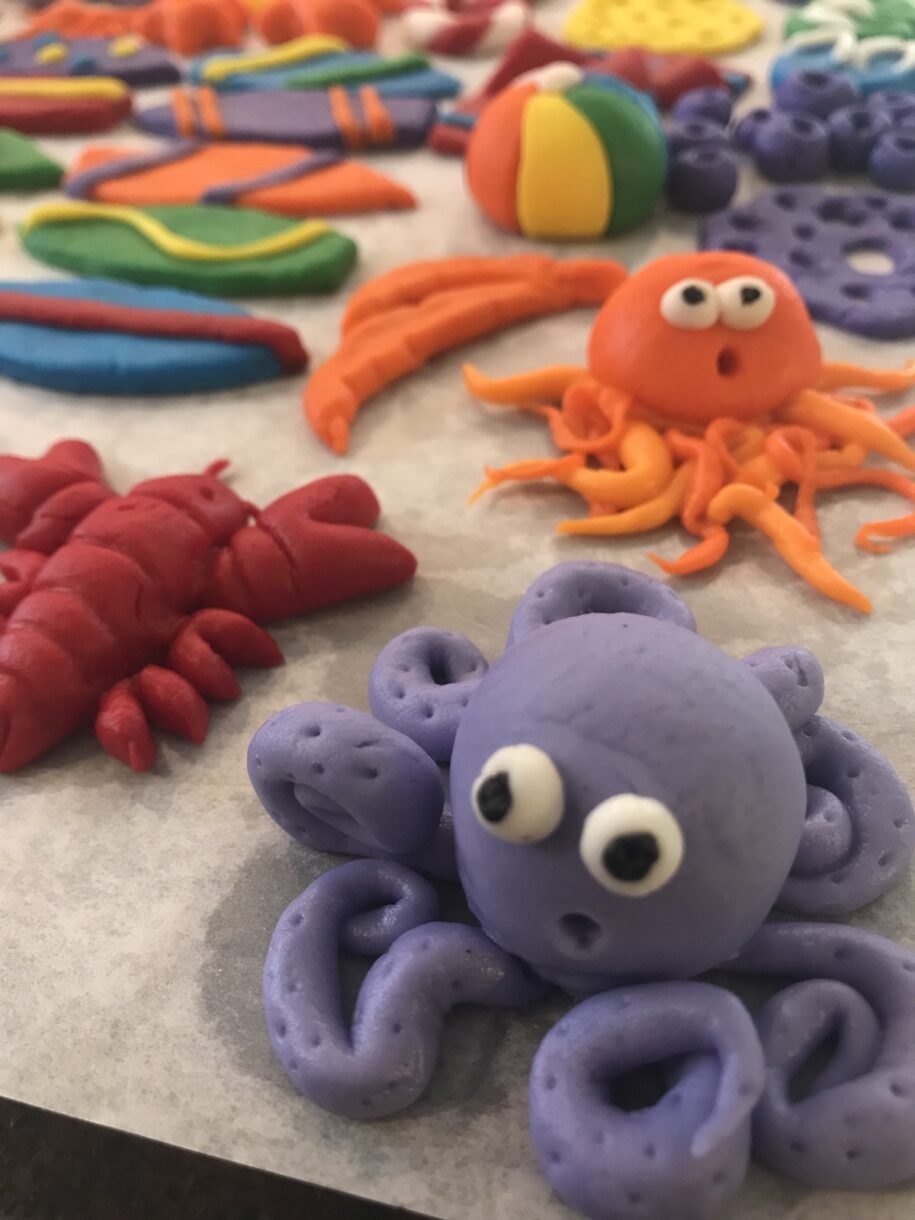 Fondant octopus, lobster, and jellyfish