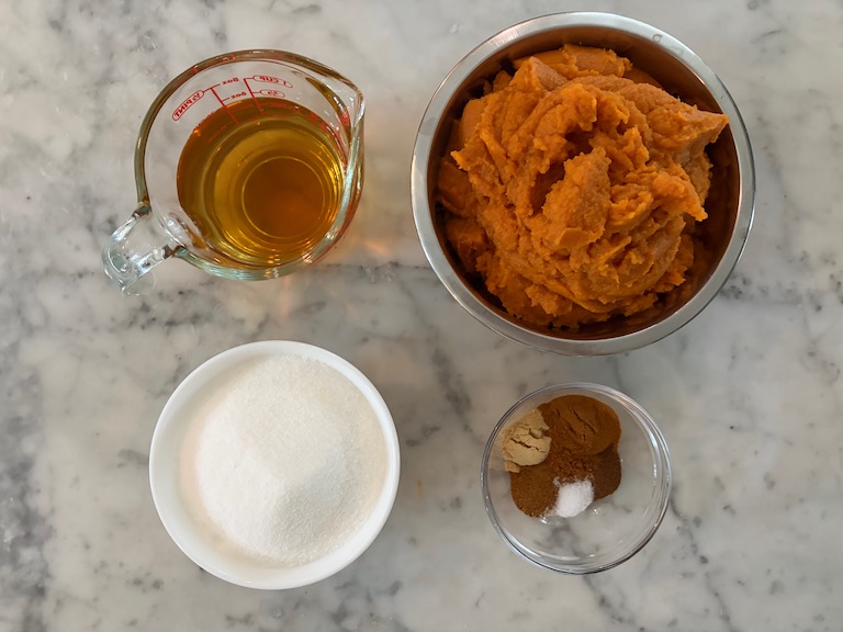 Ingredients for making spiced pumpkin butter