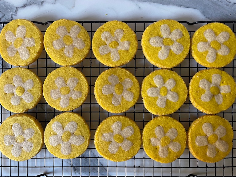 Lemon daisy cookies