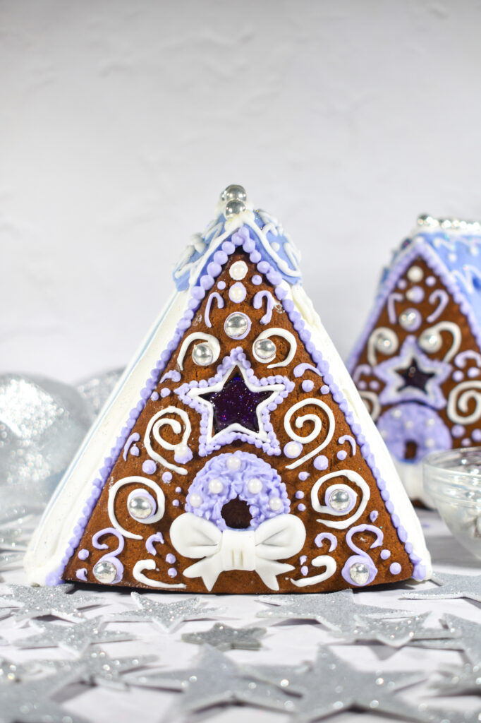 Gingerbread houses and silver stars