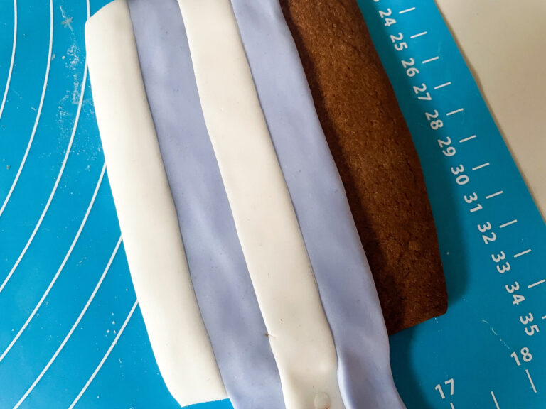Trimming strips of fondant