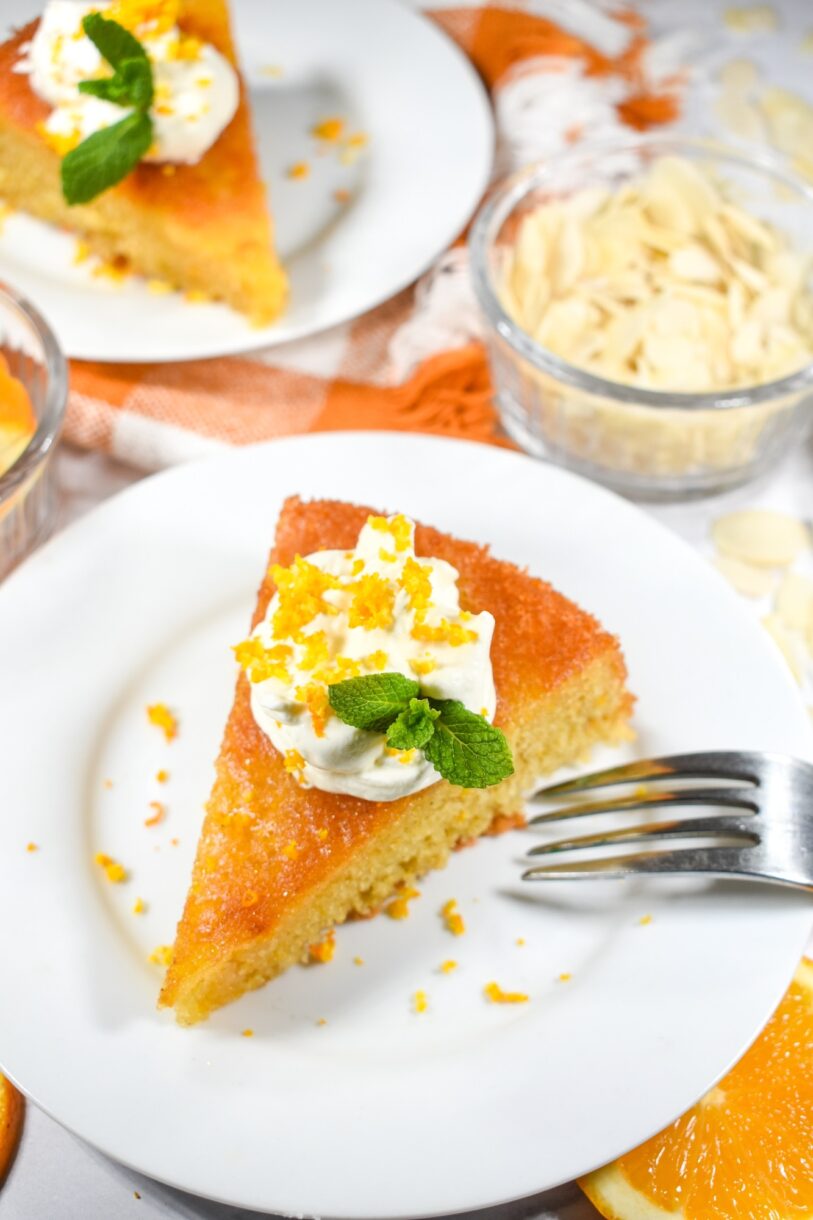 Flourless orange almond cake with fork