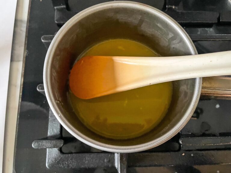 Soaking syrup in a pan