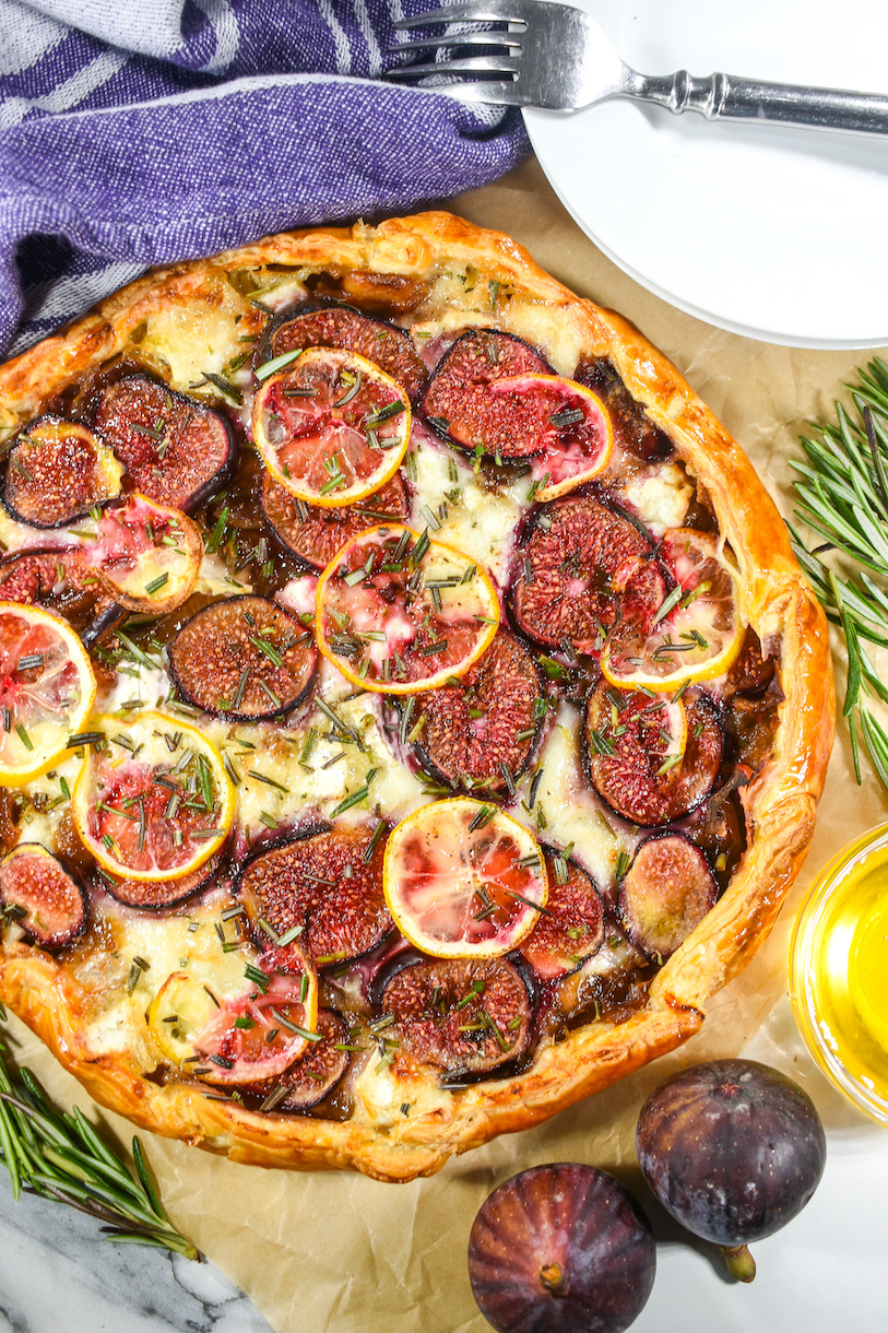 A fig, goat cheese and caramelised onion tart