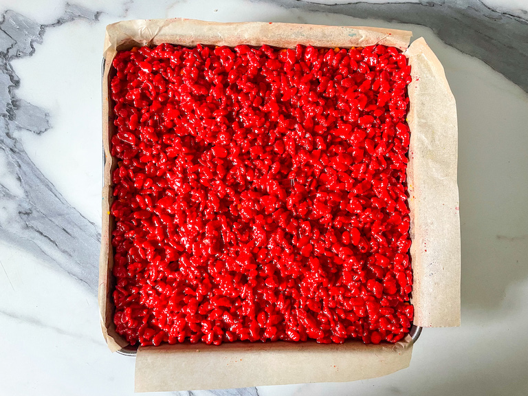 red krispie layer in a tin