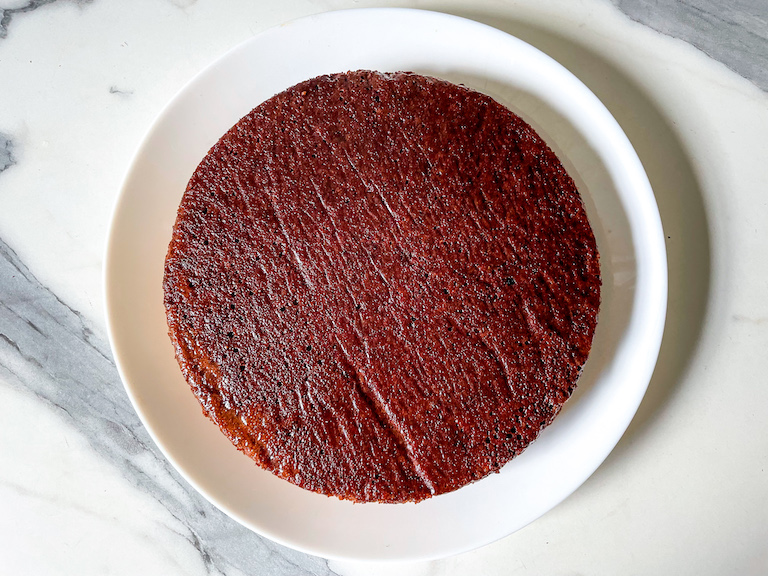 Flourless chocolate almond cake with raspberries and rose