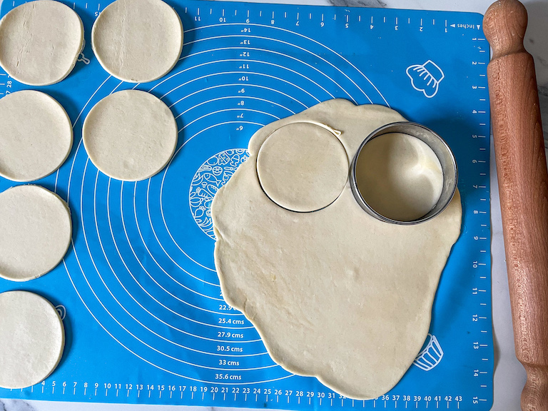 Cutting pastry with a round cutter