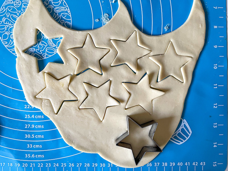 Cutting stars of shortcrust pastry