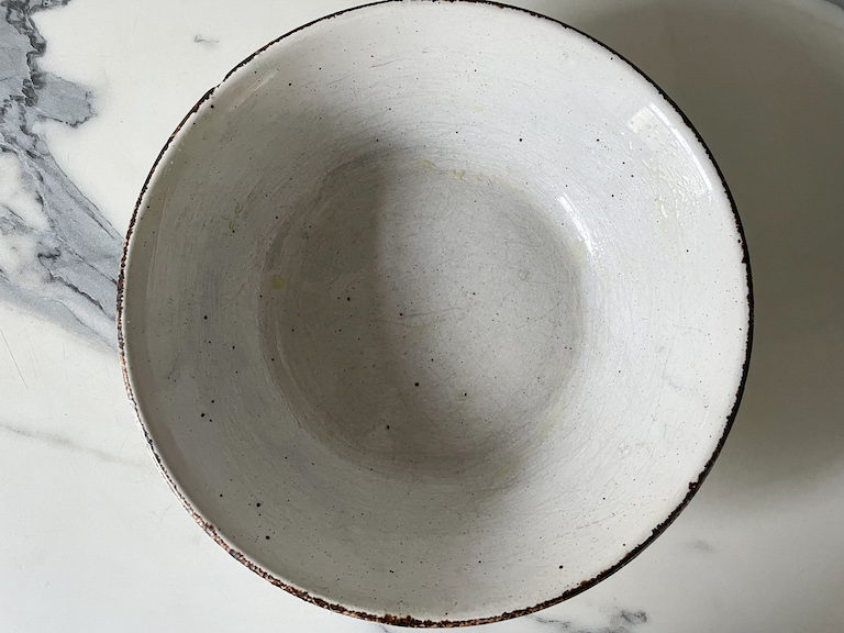 A ceramic baking dish