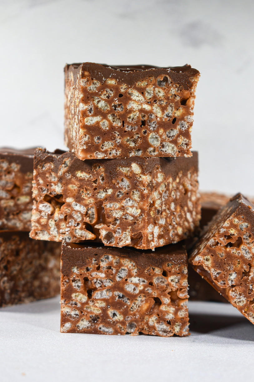 A stack of rice krispy treats with Nutella