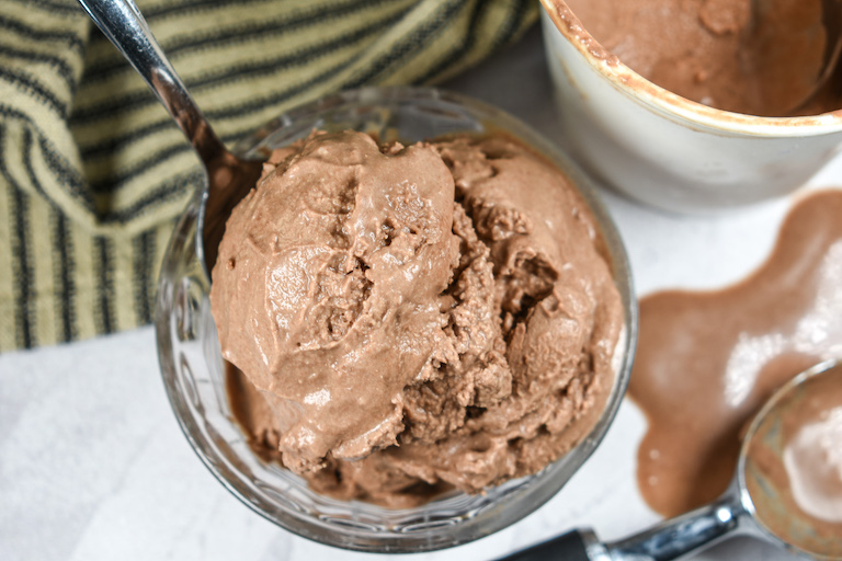 A dish of Nutella ice cream