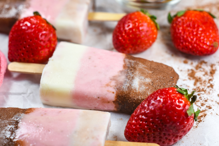 Neapolitan ice cream pops and fresh strawberries