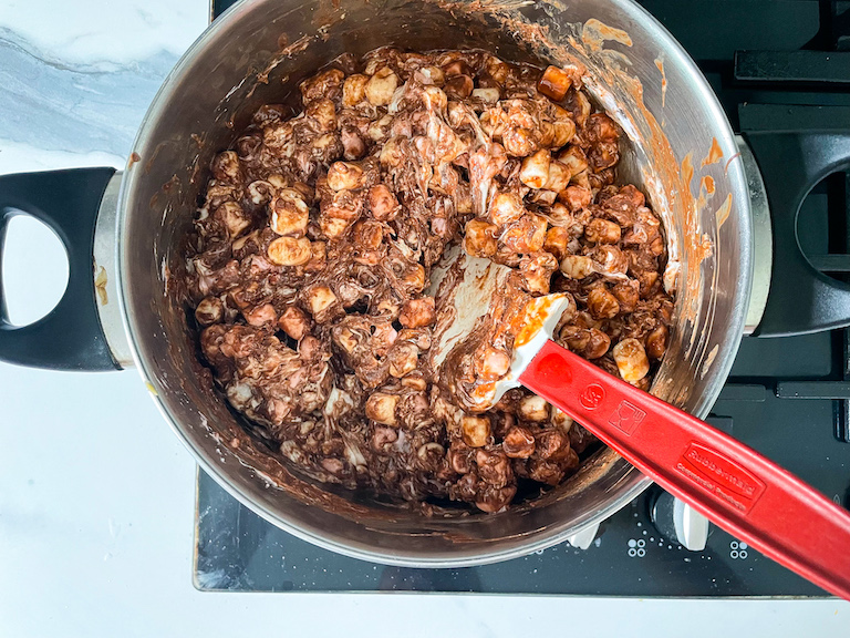 Melting marshmallows into butter and Nutella