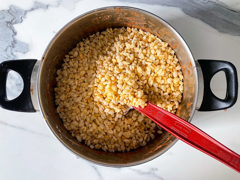 Rice Krispies in a pot