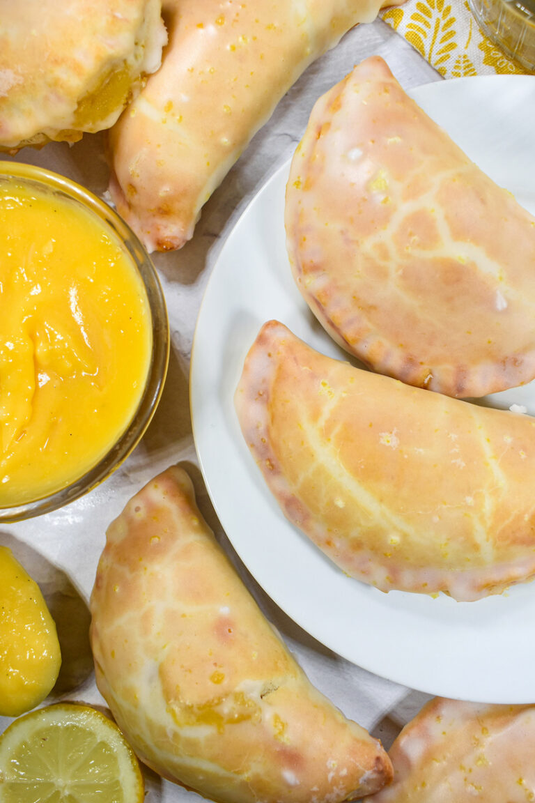 Mini Lemon Pies (Lemon Curd Hand Pies)