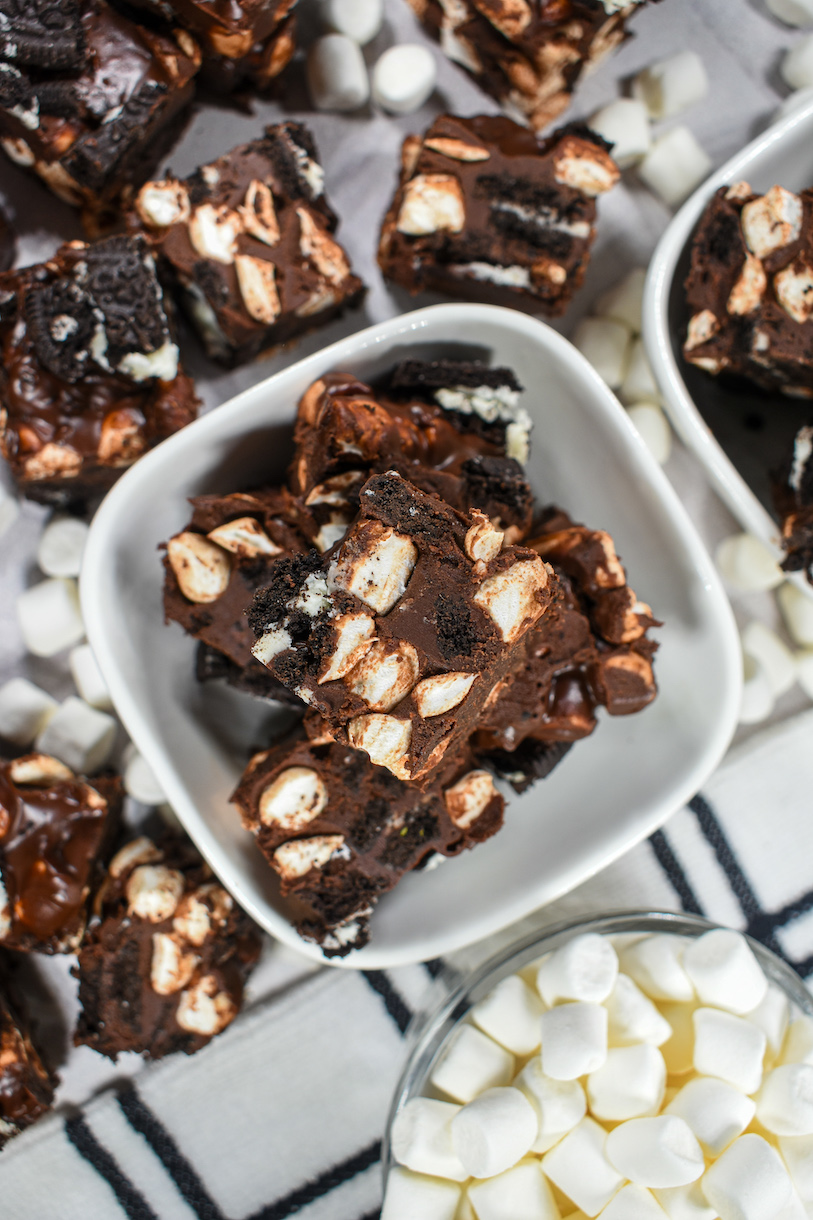 a bowl of british style oreo rocky road