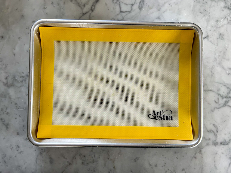 A small tray with a silicone mat