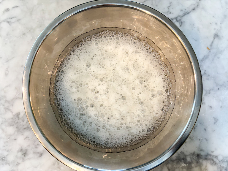 Sugar syrup in a bowl of gelatin