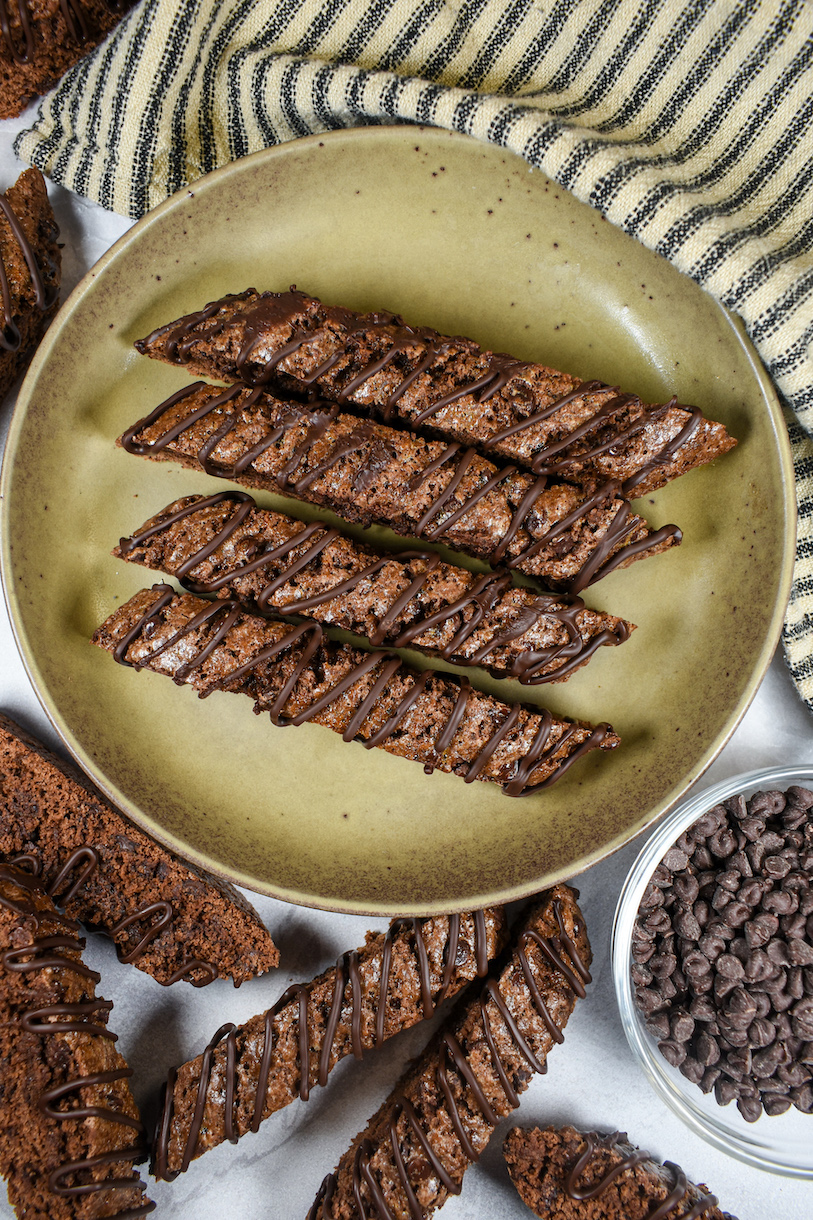 Horizontal shot of double chocolate biscotti cookies arranged on a plate