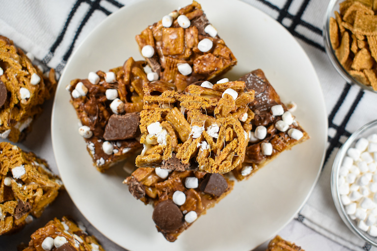 A plate of s'mores Golden Graham bars