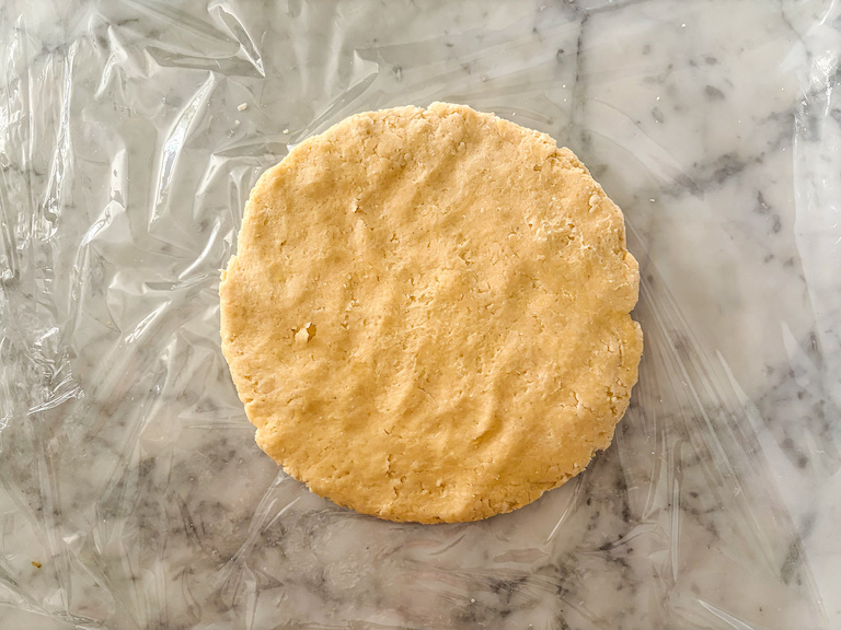 disc of shortcrust pastry
